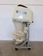 2013 Yamaha F300 4.2L V6 FourStroke Outboard - 468 Hours, 25" Shaft, New Rigging Kit - Image 5